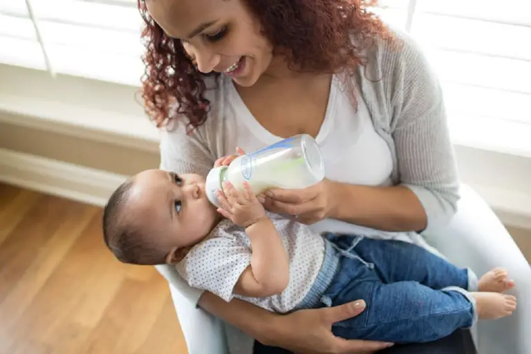 How to Bottle Feeding Newborn