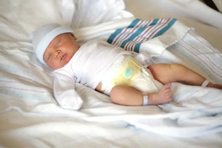 How Many Hours Do Newborns Sleep?￼