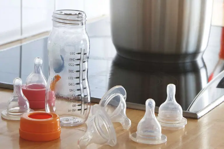 How to Clean Baby Bottles