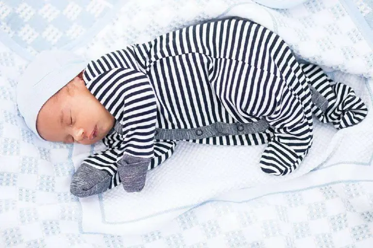Is it Safe to Leave Your Newborn Sleeping on Side?