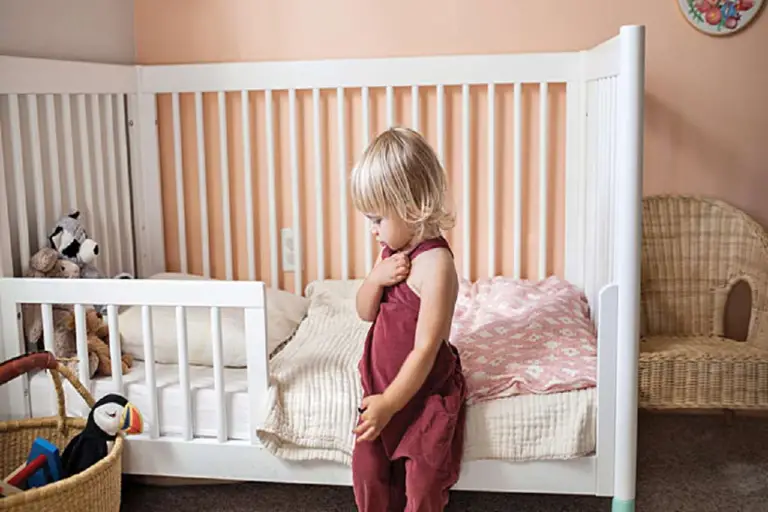 When to Convert Crib to Toddler Bed